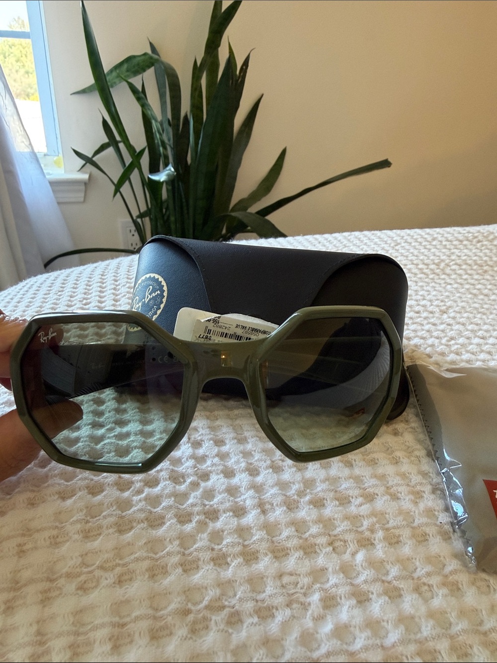 Ray-Ban Military Green Gradient Octagon Sunglasses NWT - Picture 2 of 5